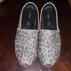 Women’s Toms size 9